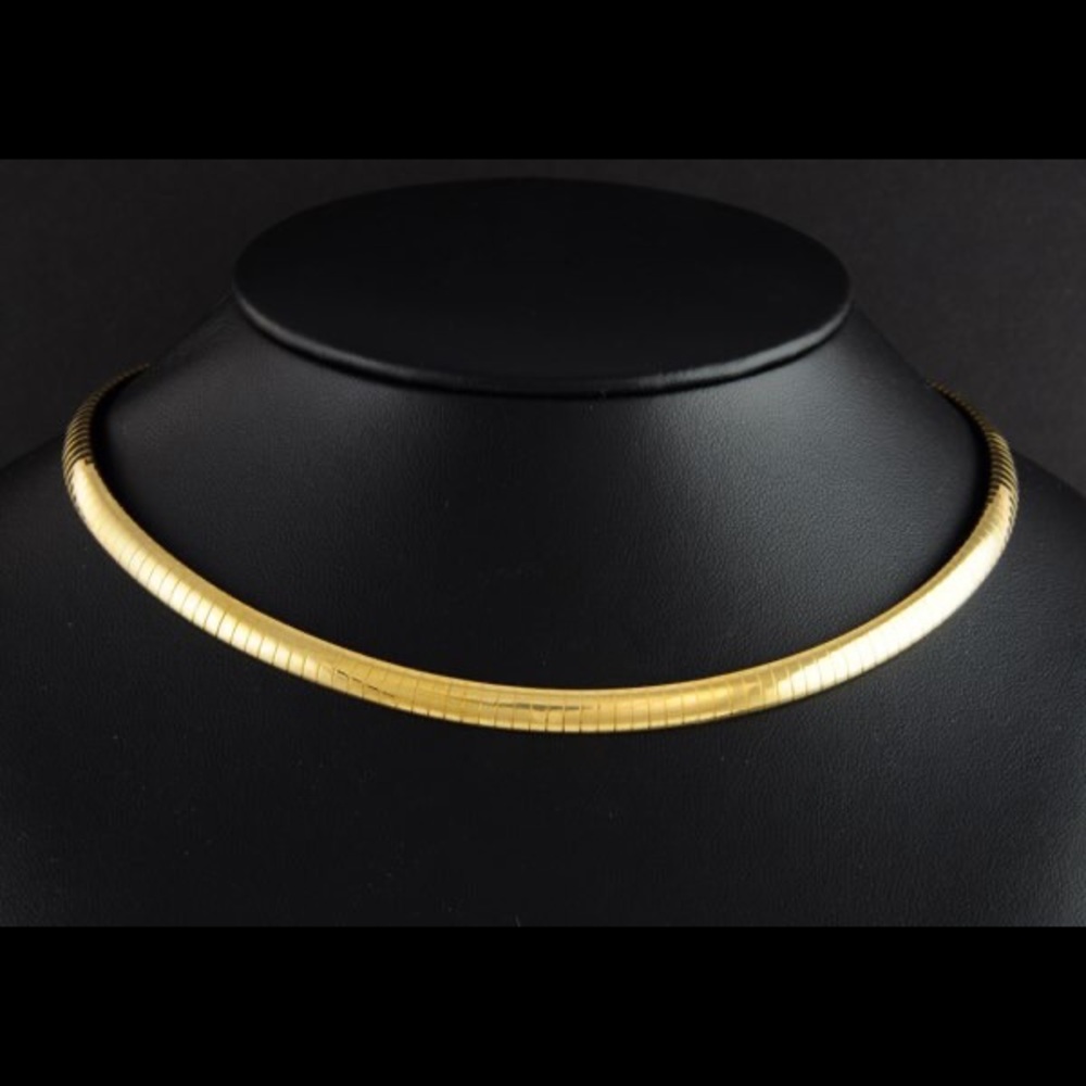Omega necklace silver plater